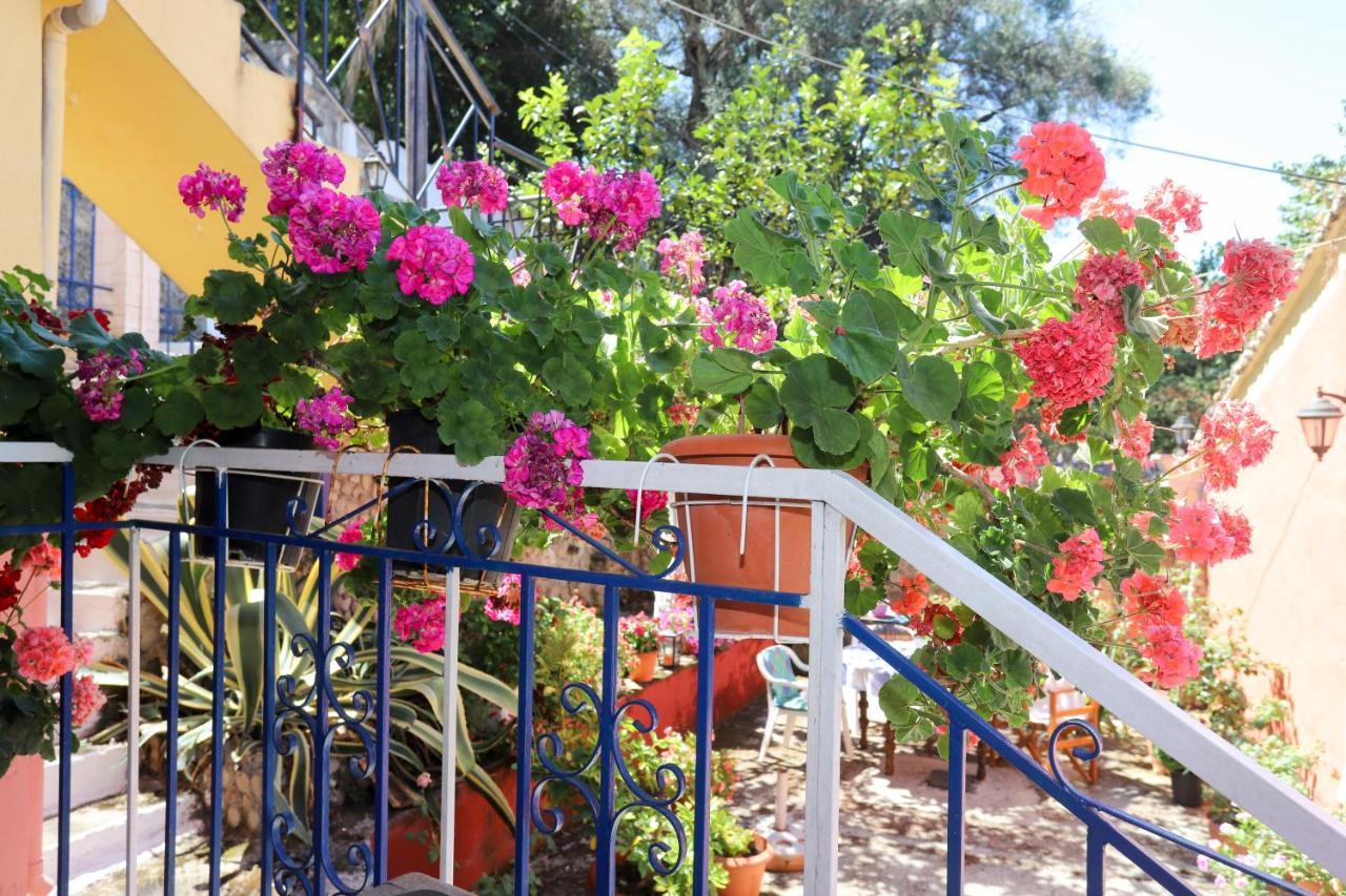 Alexis & Loula Village House Arkadades Bagian luar foto