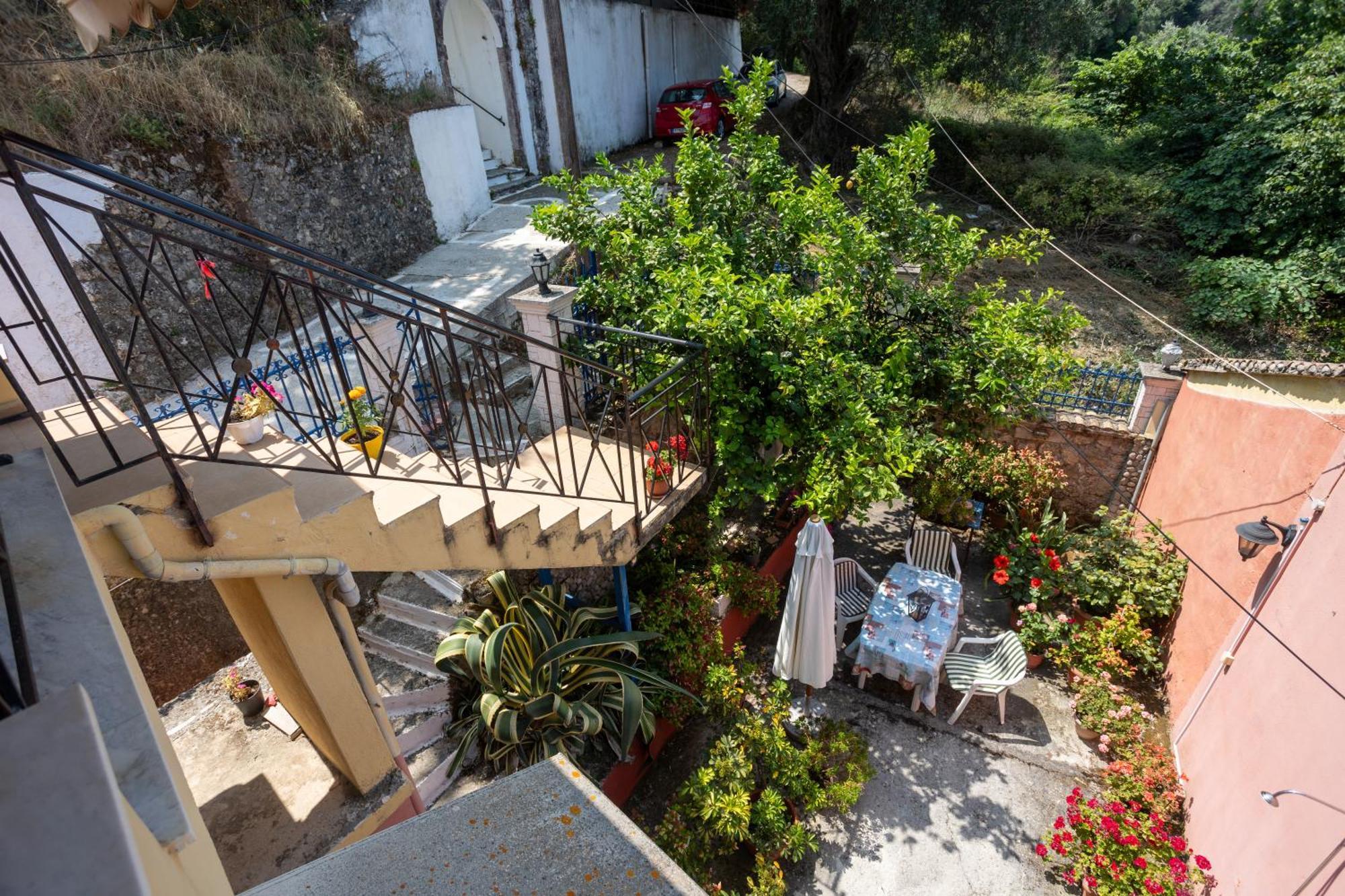 Alexis & Loula Village House Arkadades Bagian luar foto